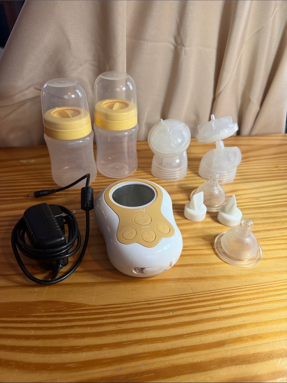Motif Duo Portable Double Expression Pump System - Closed System